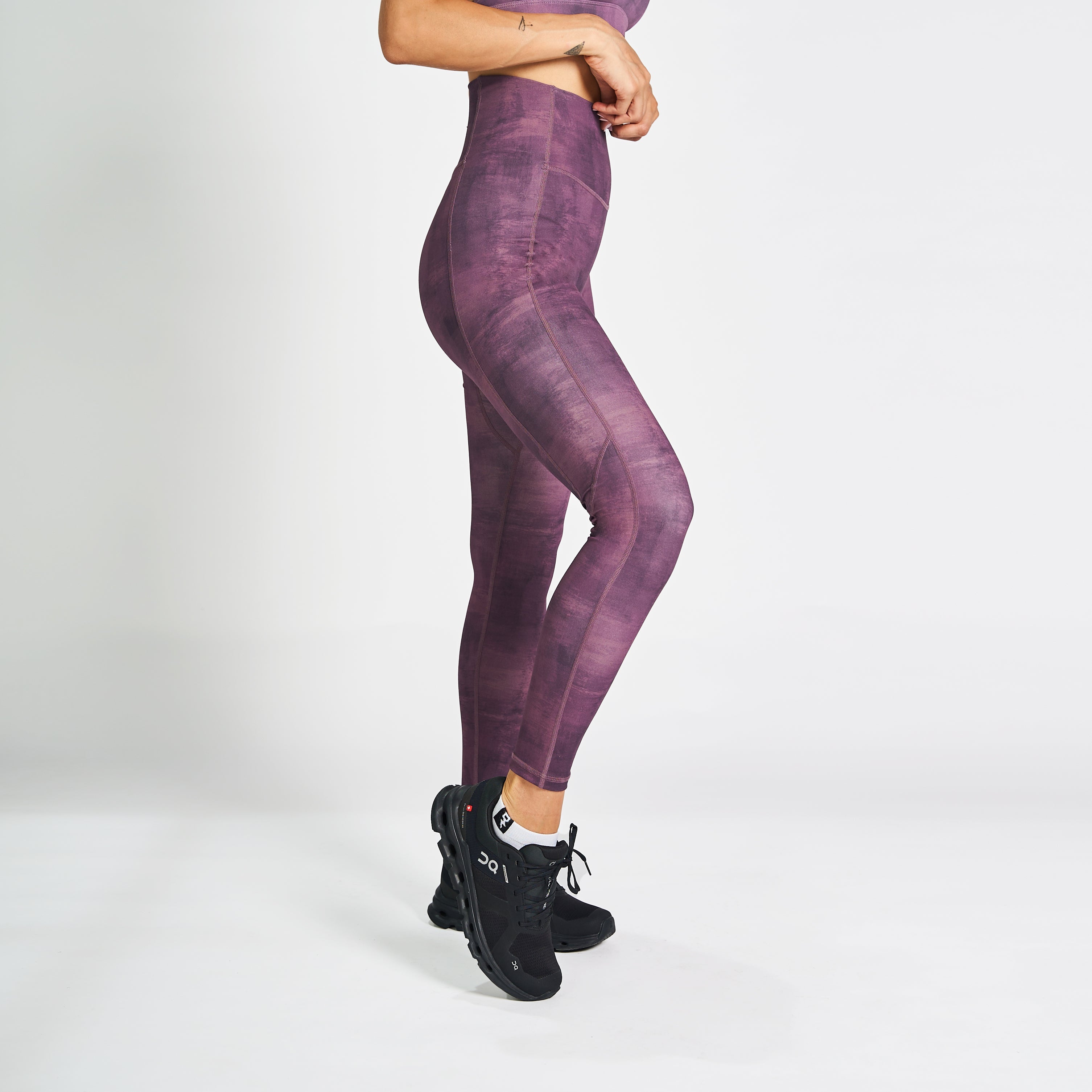 Romastory Women's Stretched Shiny Sports Leggings Elastic Yoga Pants Tights  (S, Black) at  Women's Clothing store